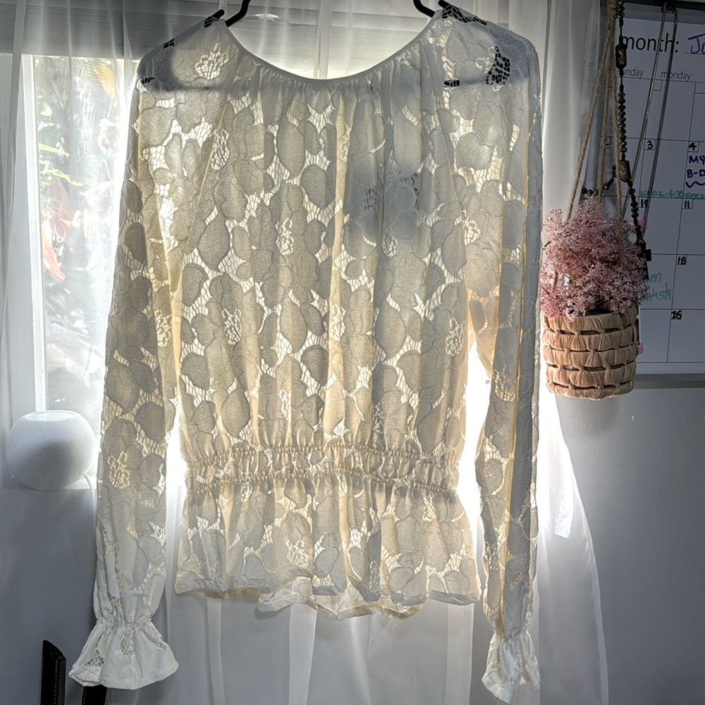 Long sleeve floral lace top